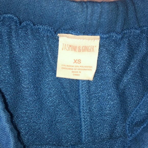 2 drawstring Shorts - Picture 3 of 7